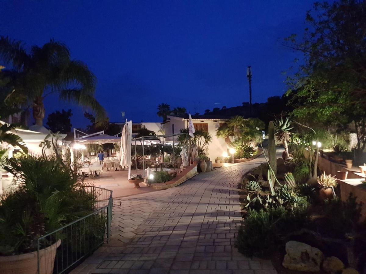 圣维托罗卡波Federico Re公寓式酒店 外观 照片