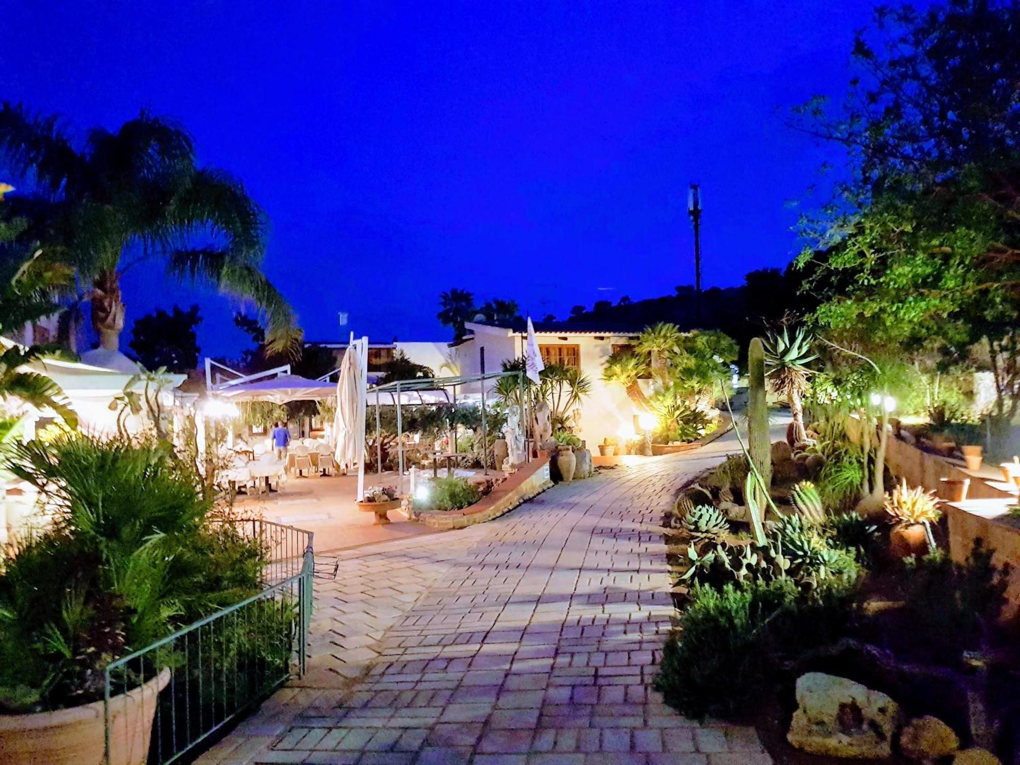 圣维托罗卡波Federico Re公寓式酒店 外观 照片